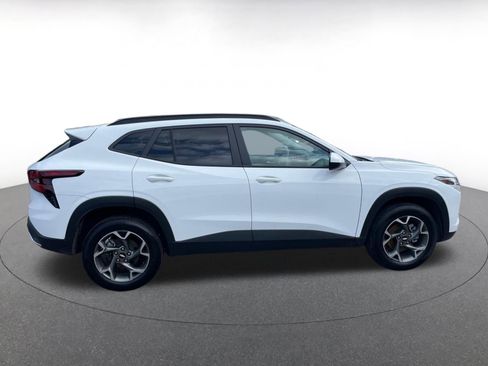 Used 2025 Chevrolet Trax LT image 15