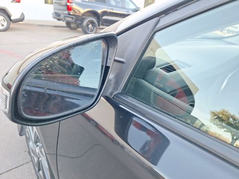 Used 2018 Toyota Corolla iM image 13