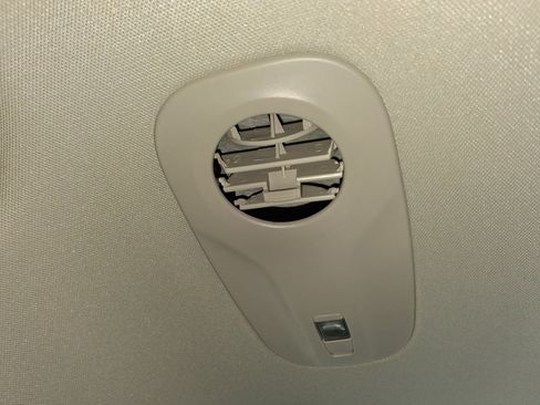 Used 2024 Chrysler Pacifica Touring-L FWD image 27