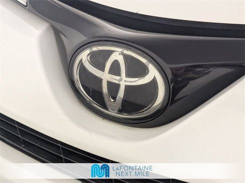 Used 2018 Toyota RAV4 LE w/ Carpet Mat Package image 27