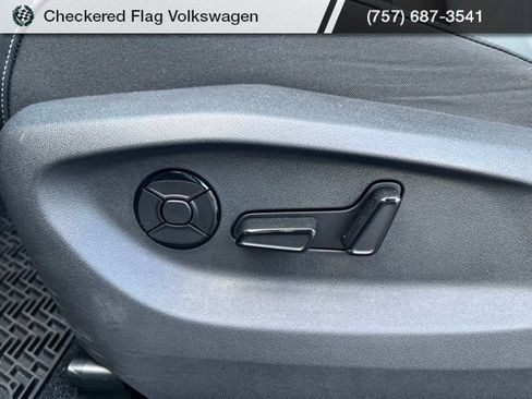 Used 2026 Volkswagen Tiguan SE R-Line AWD/4WD image 25