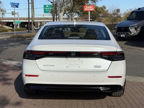 Used 2023 Honda Accord Touring image 5