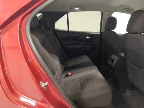 Used 2019 Chevrolet Equinox LT w/ Driver Convenience Package image 19