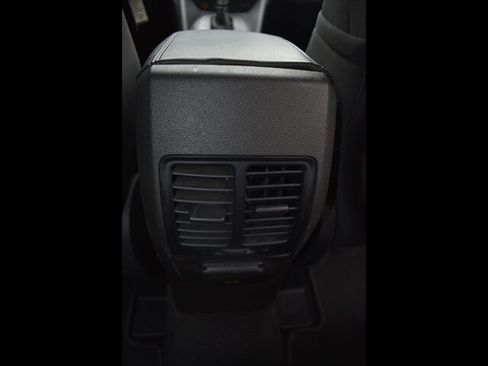 Used 2016 Ford Escape SE w/ Equipment Group 201A FWD image 27