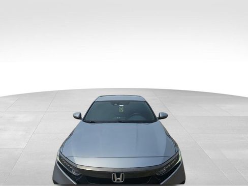 Used 2018 Honda Accord Sport image 2
