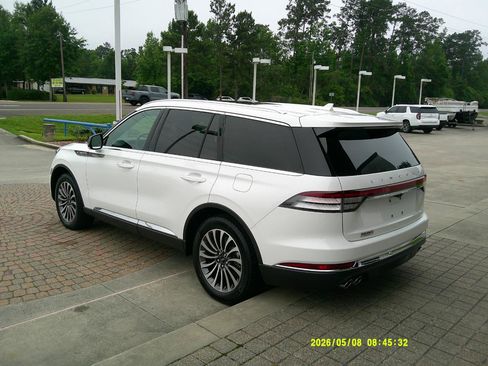 Used 2022 Lincoln Aviator Reserve w/ Class IV Trailer Tow Package AWD/4WD image 2