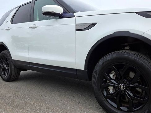 Used 2019 Land Rover Discovery SE AWD/4WD image 17