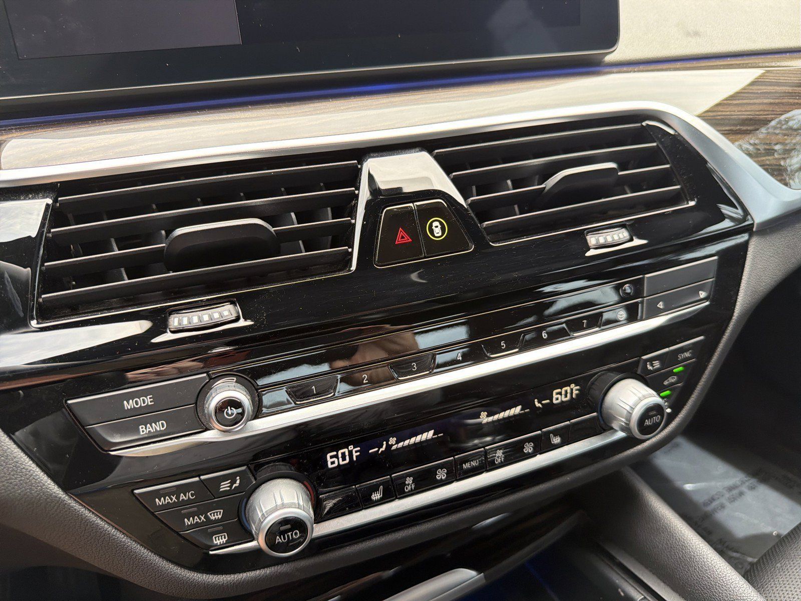 Used 2023 BMW 540i w/ Convenience Package RWD image 32
