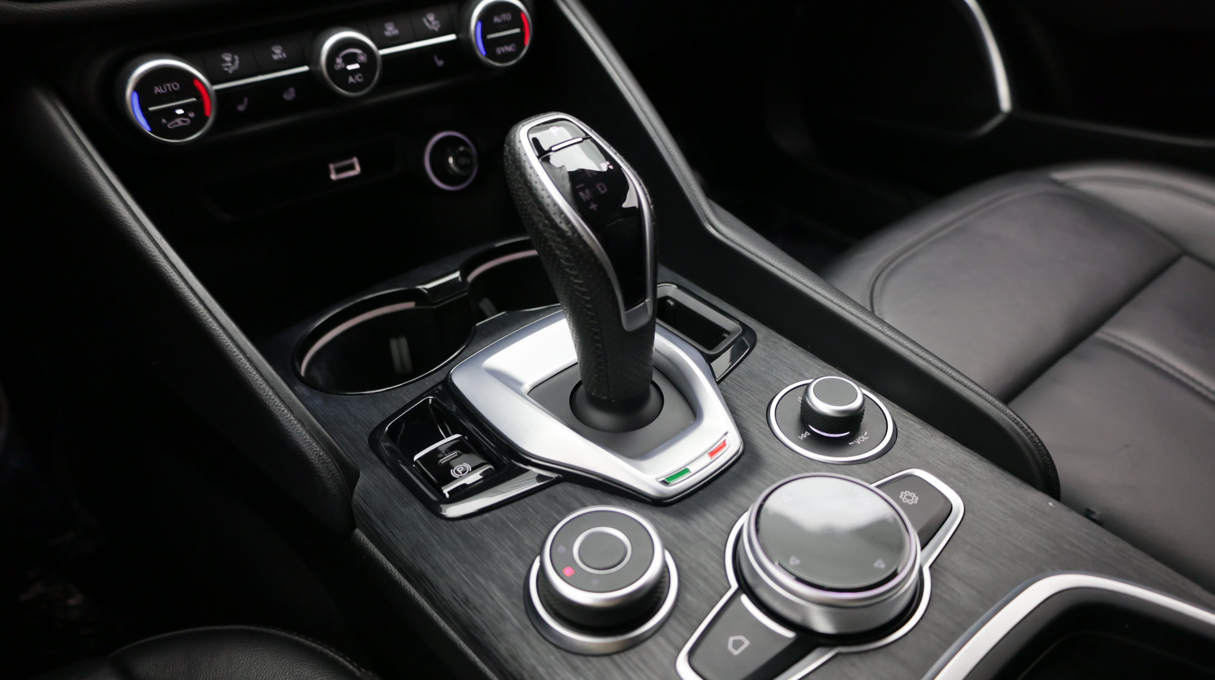 Used 2022 Alfa Romeo Giulia Sprint RWD image 17