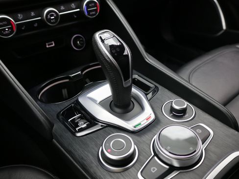 Used 2022 Alfa Romeo Giulia Sprint RWD image 17