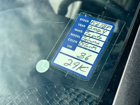 Used 2024 Toyota Tacoma TRD Off-Road image 25