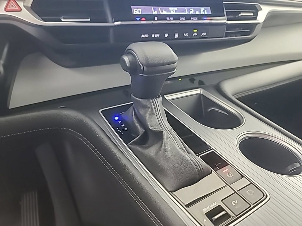 Used 2025 Toyota Sienna LE FWD image 41