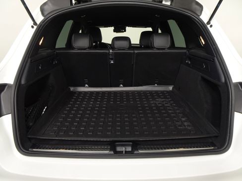 Used 2022 Mercedes-Benz GLC 300 4MATIC image 10