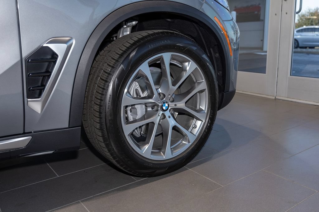 Used 2026 BMW X5 xDrive40i w/ Premium Package AWD/4WD image 6