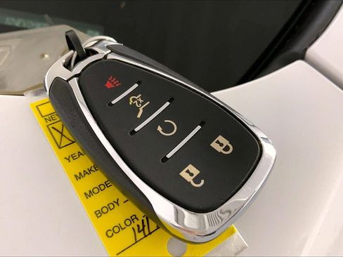 Used 2023 Chevrolet Traverse LT image 12