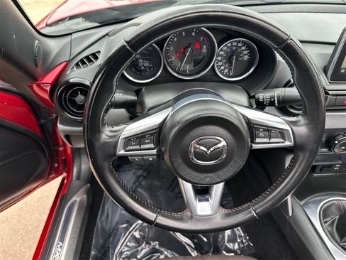 Used 2016 MAZDA MX-5 Miata Club image 16