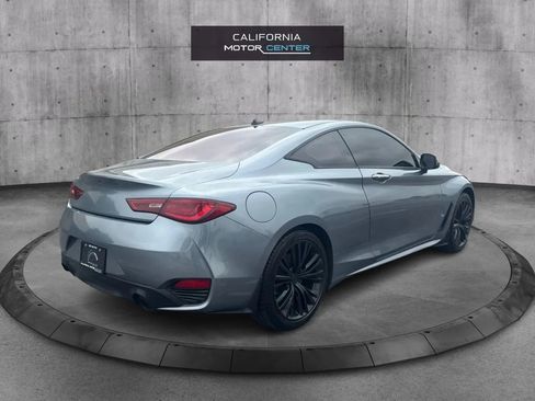 Used 2017 INFINITI Q60 2.0t w/ Moonroof Package RWD image 5
