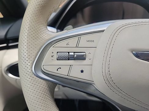 Used 2025 Genesis Electrified GV70 AWD/4WD image 9