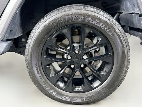 Used 2021 Jeep Wrangler Sahara image 11