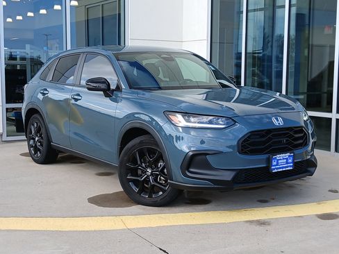 Used 2023 Honda HR-V Sport image 2