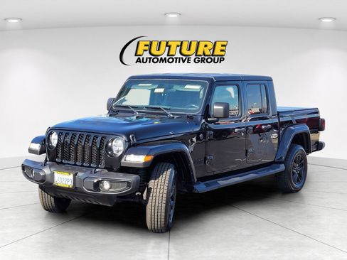 Used 2022 Jeep Gladiator Sport image 1