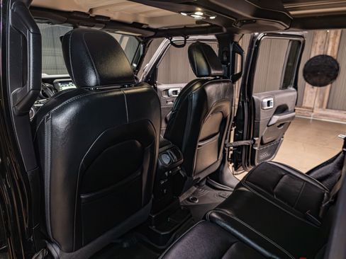 Used 2022 Jeep Wrangler Unlimited Sahara w/ LED Lighting Group image 21