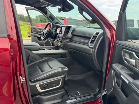 Used 2021 RAM 1500 Laramie w/ Sport Appearance Package AWD/4WD image 44