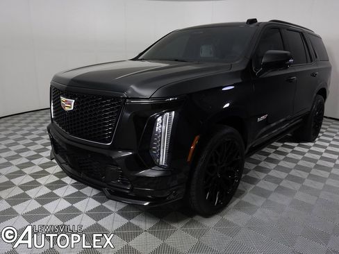 Used 2025 Cadillac Escalade V image 12
