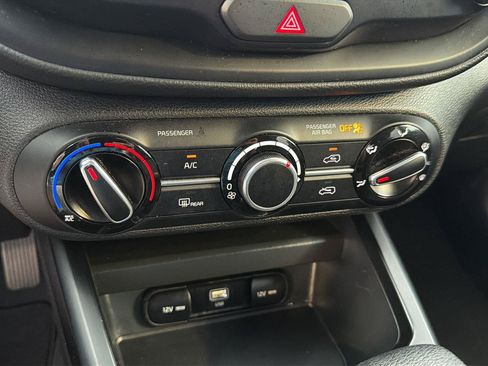 Used 2024 Kia Soul LX w/ Option Group 015 FWD image 25