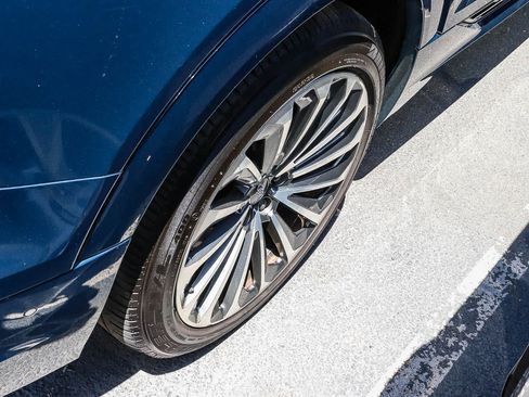 Used 2019 Audi e-tron Prestige w/ Prestige Package AWD/4WD image 14