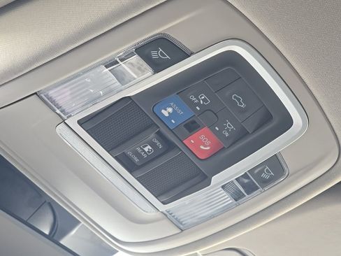 Certified 2022 RAM 1500 Laramie image 38