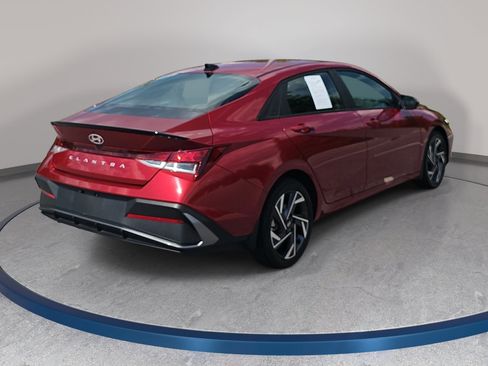 Used 2025 Hyundai Elantra Sport FWD image 5
