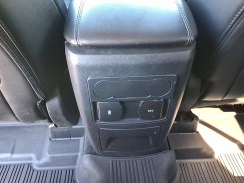 Used 2022 Ford Explorer XLT w/ Equipment Group 202A AWD/4WD image 17