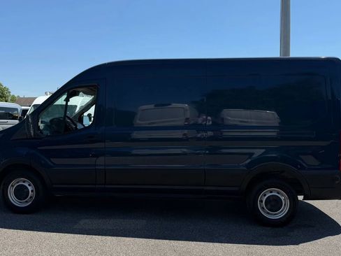 Used 2019 Ford Transit 250 148 Medium Roof RWD image 3
