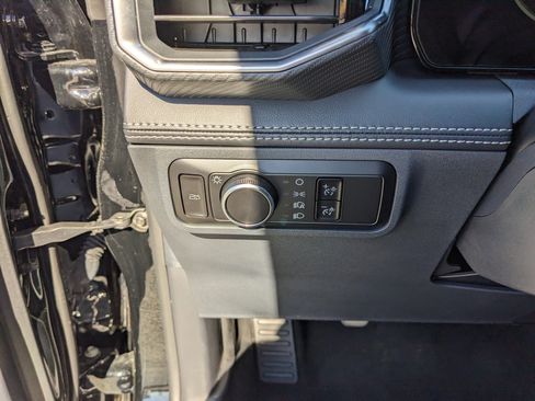 Used 2025 Ford Mustang GT Premium image 30