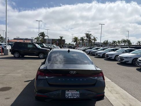 Used 2023 Hyundai Elantra SEL FWD image 6
