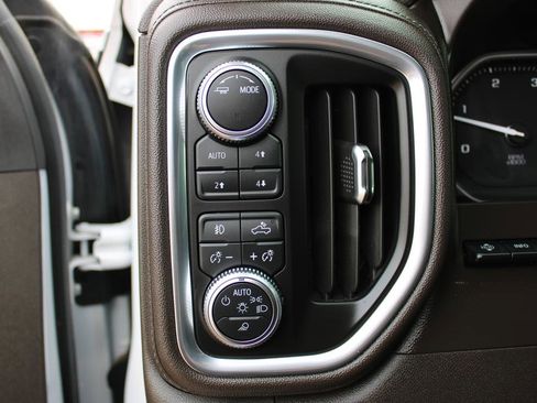 Used 2020 GMC Sierra 3500 Denali w/ Denali Ultimate Package image 17