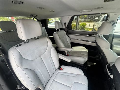Used 2021 Hyundai Palisade SEL w/ Premium Package FWD image 23