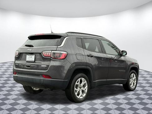 Used 2024 Jeep Compass Latitude image 7
