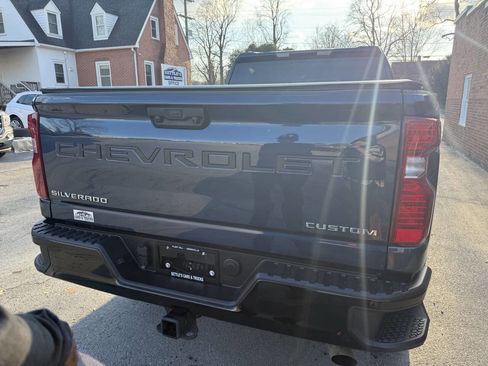 Used 2023 Chevrolet Silverado 2500 Custom w/ Custom Convenience Package image 8
