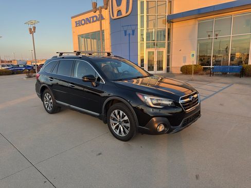 Used 2019 Subaru Outback 3.6R Touring w/ Popular Package #3A image 3