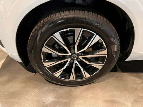 Used 2023 Volvo XC60 B5 Core image 10