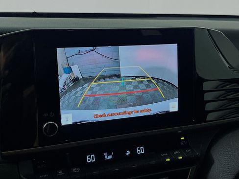 Used 2025 Toyota Camry LE w/ Convenience Package image 28