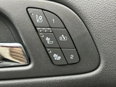 Used 2014 GMC Sierra 3500 Denali image 9