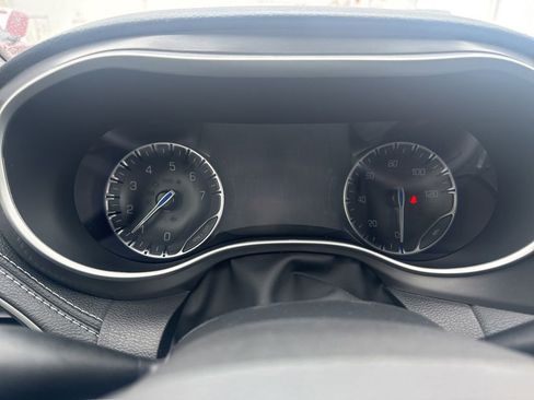 New 2026 Chrysler Pacifica Select image 28