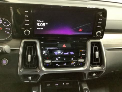 Certified 2023 Kia Sorento S w/ Panoramic Sunroof Package image 17