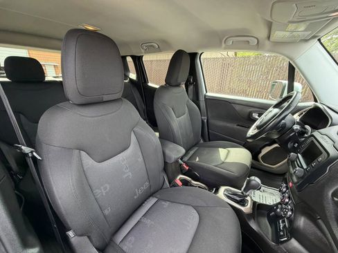 Used 2017 Jeep Renegade Latitude AWD/4WD image 25