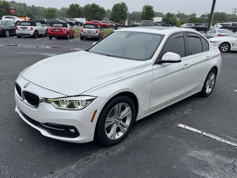 Used 2017 BMW 330i Sedan w/ Premium Package RWD image 6