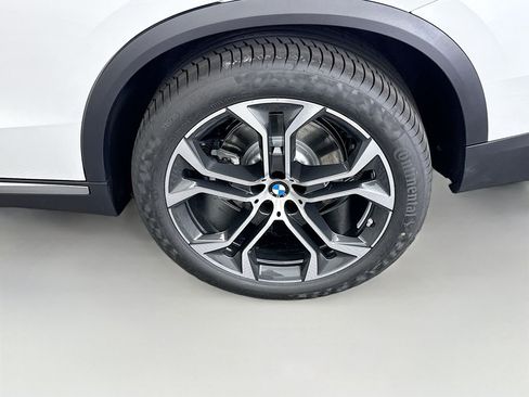 New 2026 BMW X5 xDrive40i w/ Climate Comfort Package AWD/4WD image 30