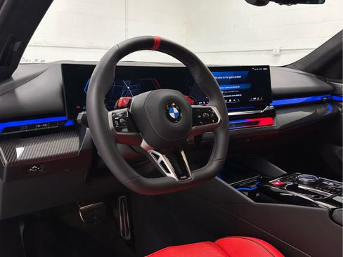 Used 2026 BMW M5 Touring AWD/4WD image 10
